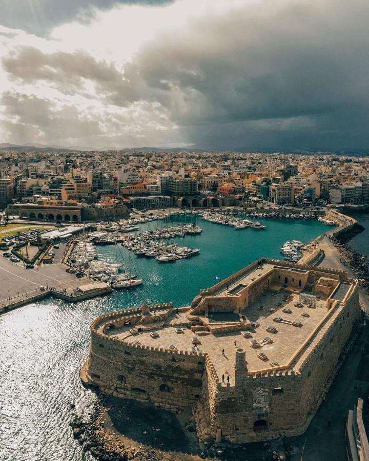 Minos By Agora Luxury Apartments In The Heart Of Heraklion 外观 照片